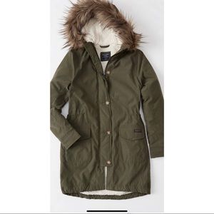 Sherpa lined military parka— brand new